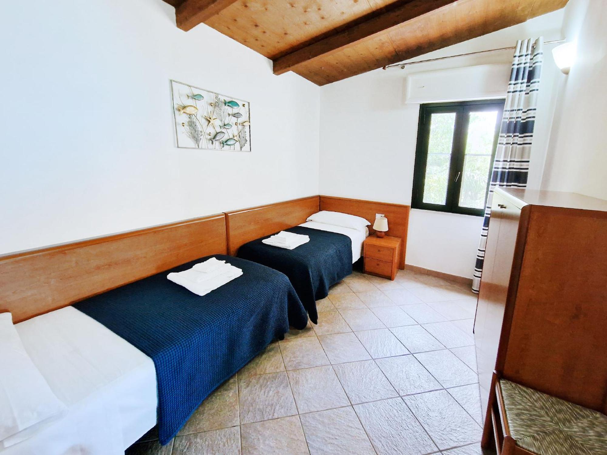 Villa Anita Apartments Capo dʼOrlando Стая снимка